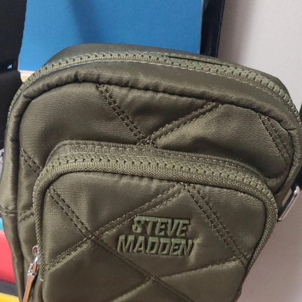 STEVE MADDEN - Picture 2 of 8